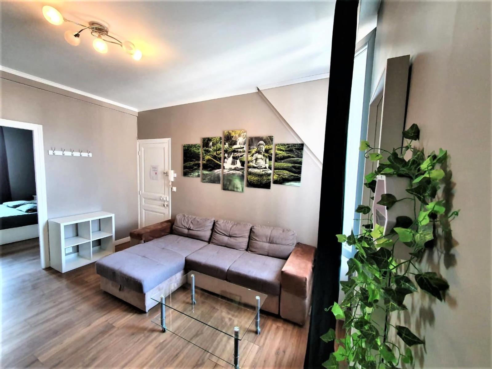 Appartement Refait Par Architecte. Proche De La Gare Et Le Centre De Reims Luaran gambar